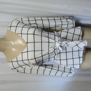 NWT Flower & Feather Black White Tie Front Blouse Windowpane Plaid Size XL